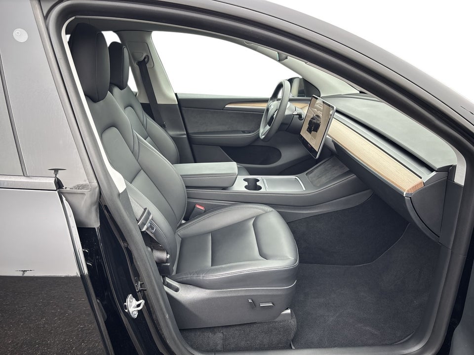 Tesla Model Y Long Range AWD 5d