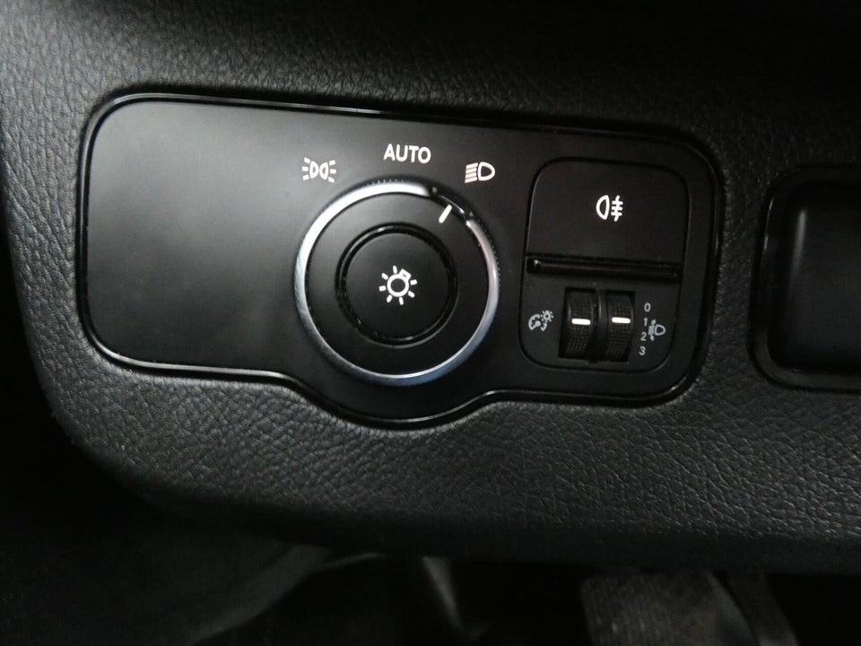 Mercedes Sprinter 319 3,0 CDi A3 Chassis aut. RWD 2d