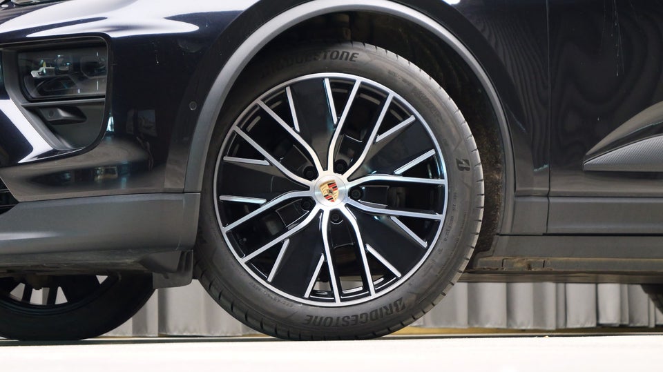 Porsche Macan 4 5d