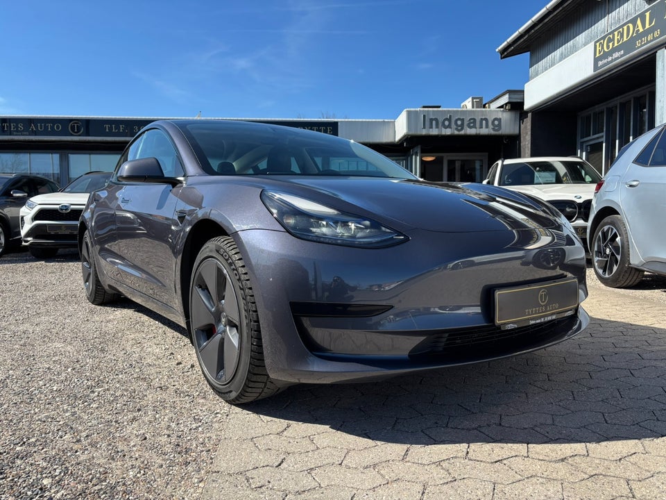 Tesla Model 3 Standard Range+ RWD 4d