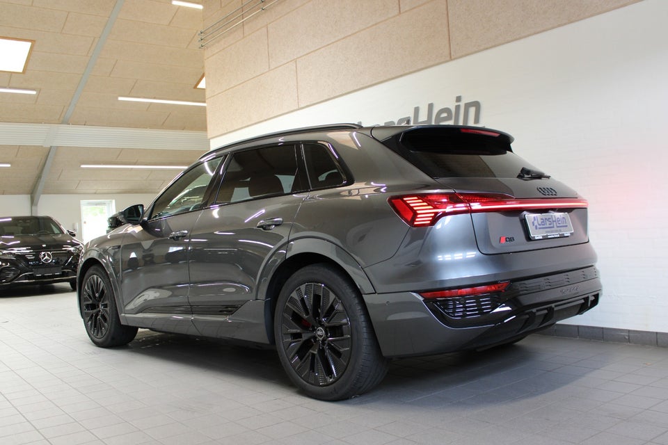 Audi Q8 e-tron 50 S-line quattro 5d