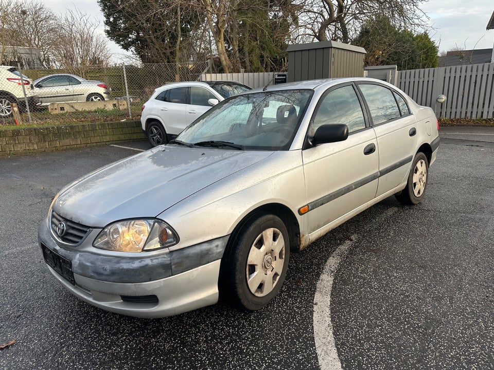 Toyota Avensis 1,6 Terra 4d
