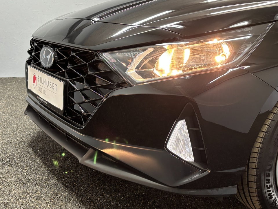 Hyundai i20 1,0 T-GDi Essential DCT 5d