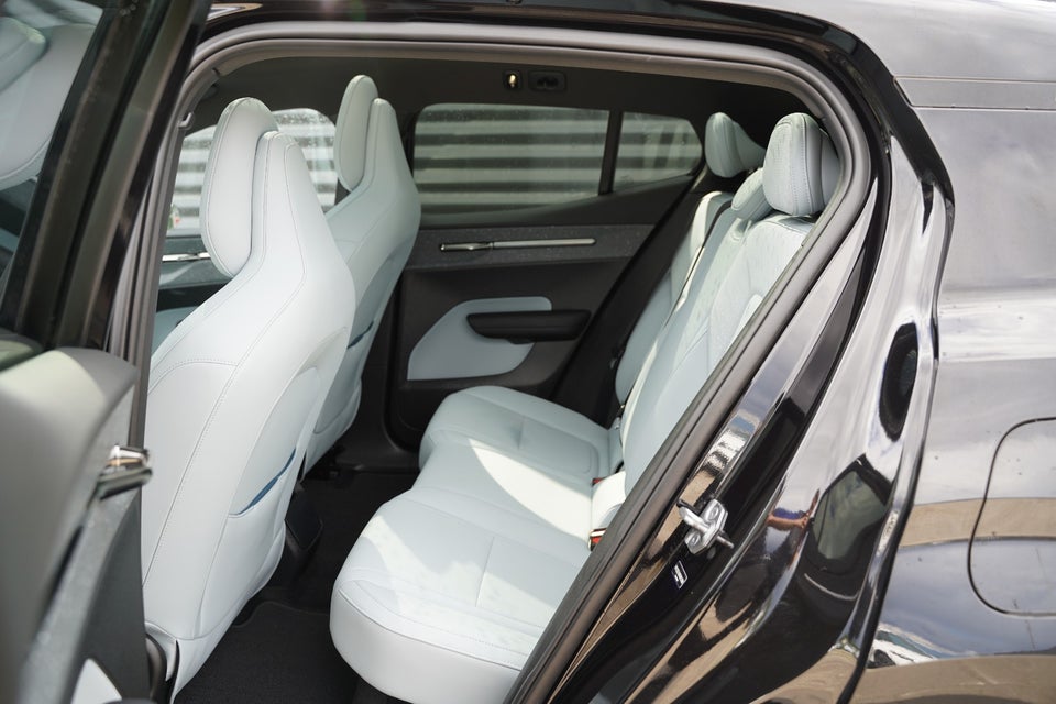 Volvo EX30 Extended Range Ultra 5d