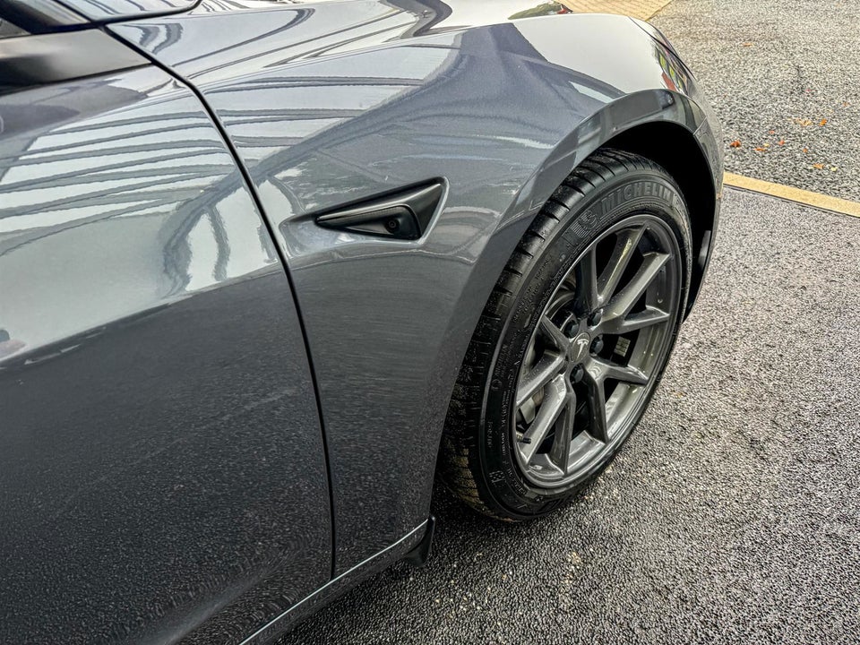 Tesla Model 3 Standard Range+ RWD 4d