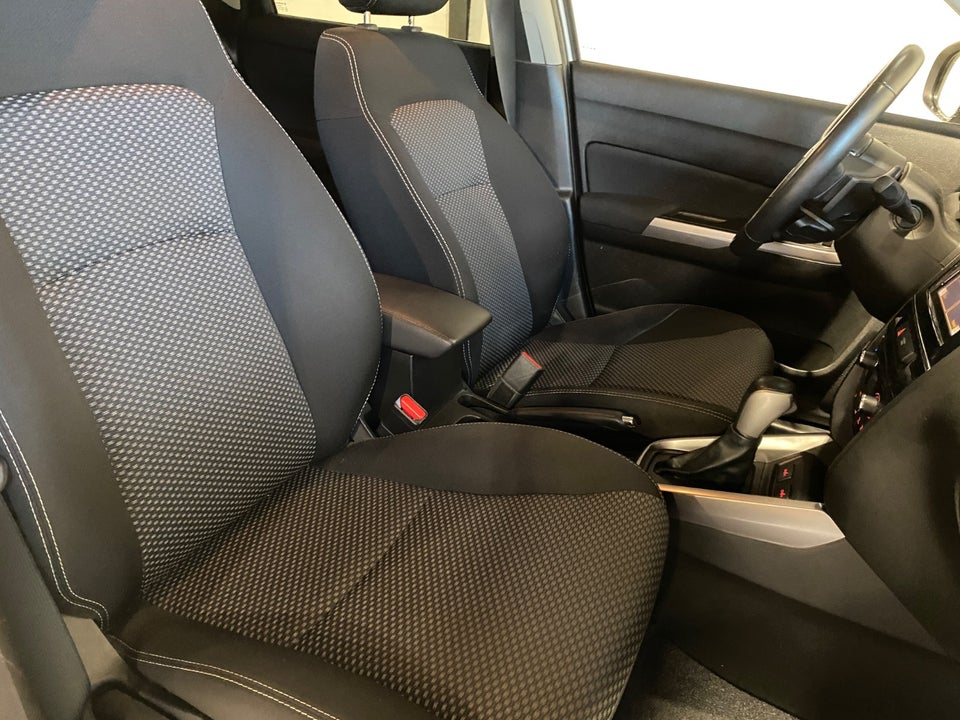 Suzuki Vitara 1,4 mHybrid Active aut. 5d