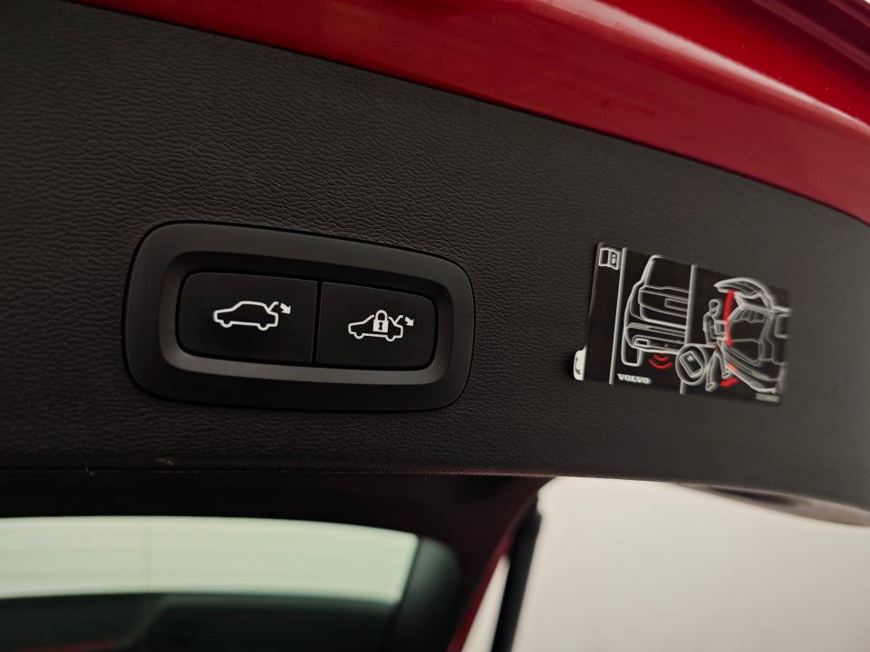 Volvo XC40 P8 ReCharge Twin R-Design 5d