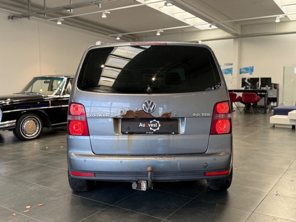 VW Touran 2,0 TDi 136 Trendline DSG Van 5d