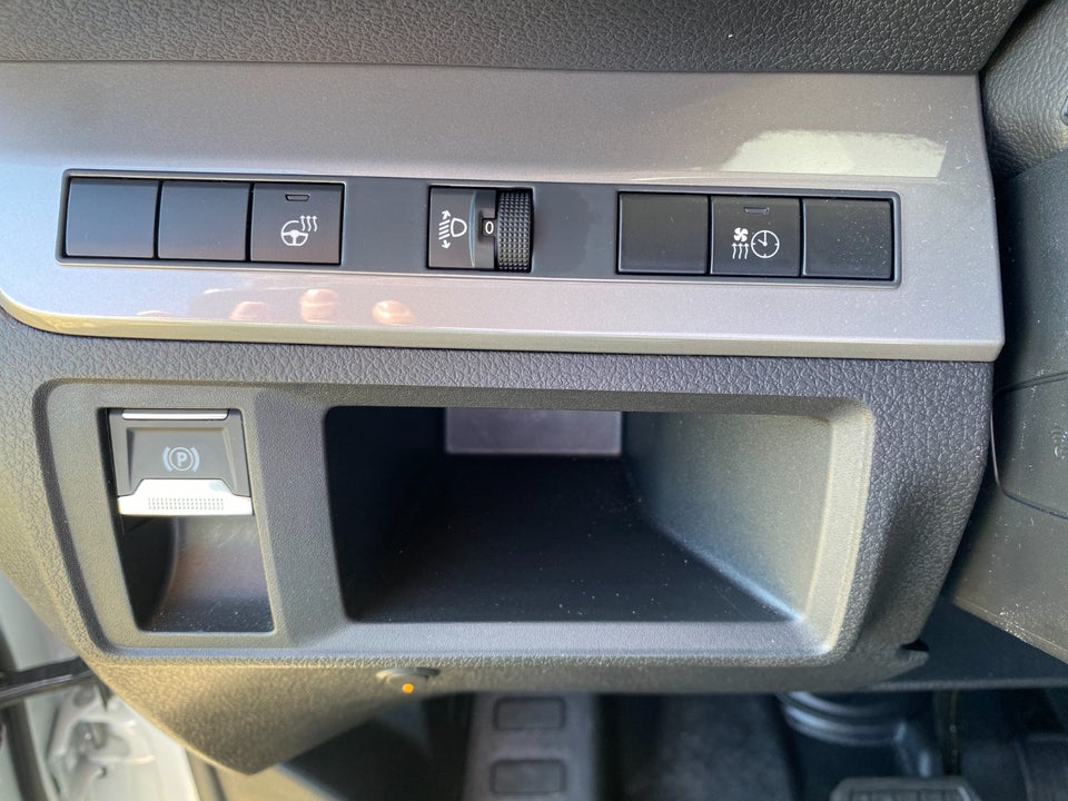 Peugeot Expert 2,0 BlueHDi 144 L2 Premium EAT8 Van