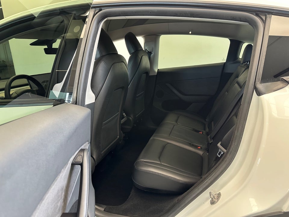 Tesla Model Y Long Range AWD 5d
