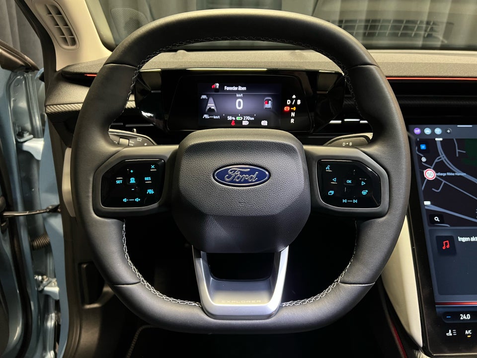 Ford Explorer 77 Premium Extended Range 5d