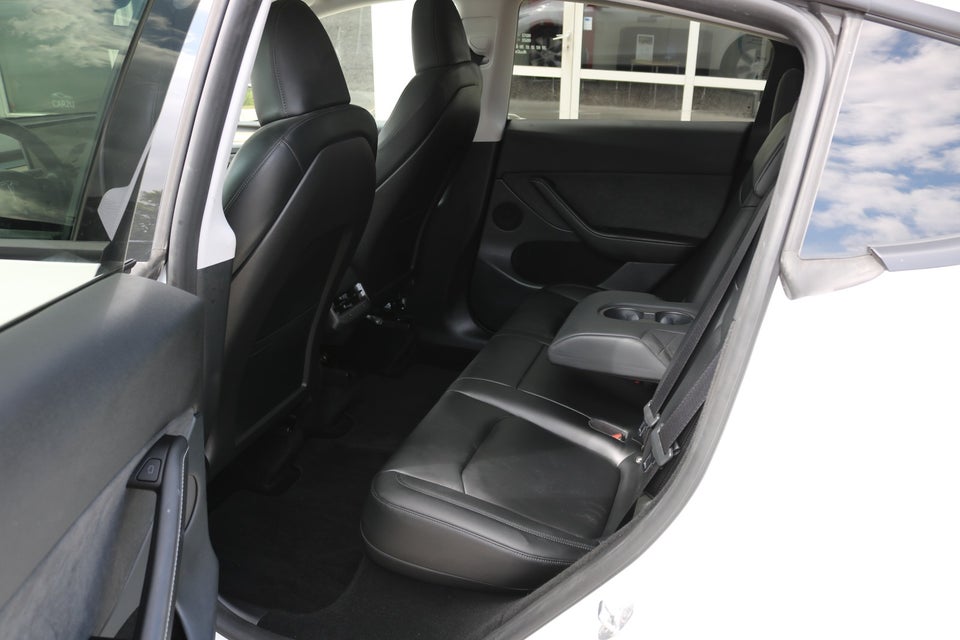 Tesla Model Y Long Range AWD 5d