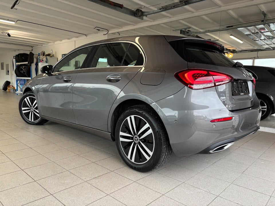 Mercedes A250 e 1,3 Progressive aut. 5d