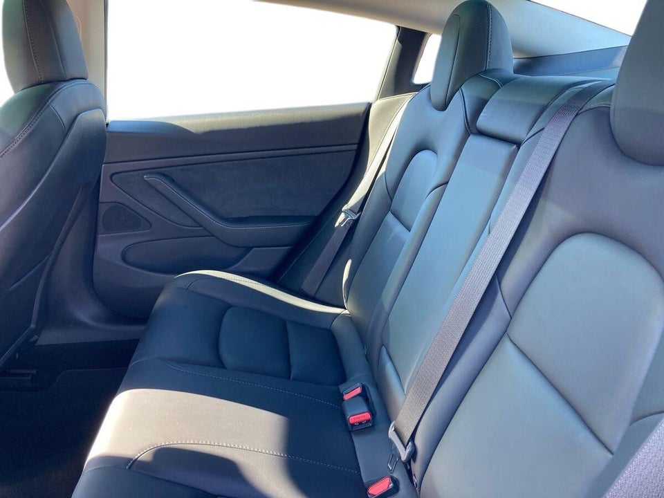 Tesla Model 3 Long Range AWD 4d