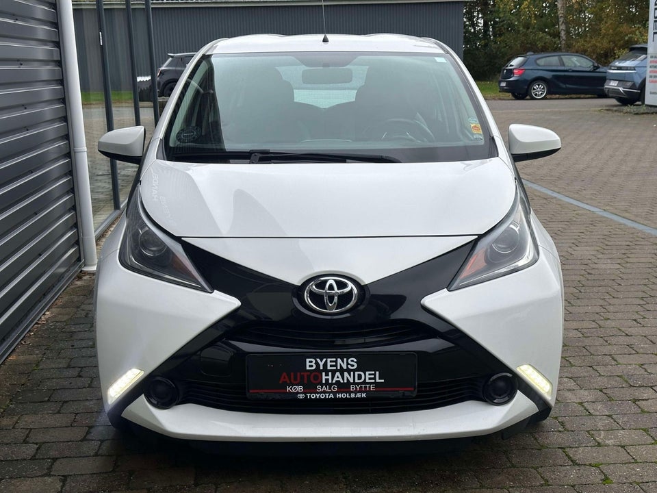 Toyota Aygo 1,0 VVT-i x-wave x-shift 5d