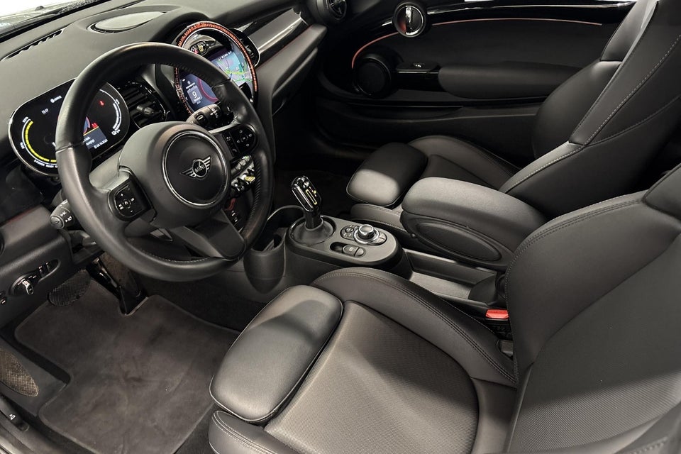 MINI Cooper SE Essential 3d