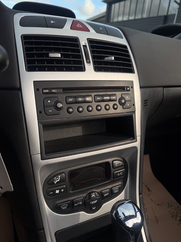 Peugeot 307 2,0 16V CC aut. 2d