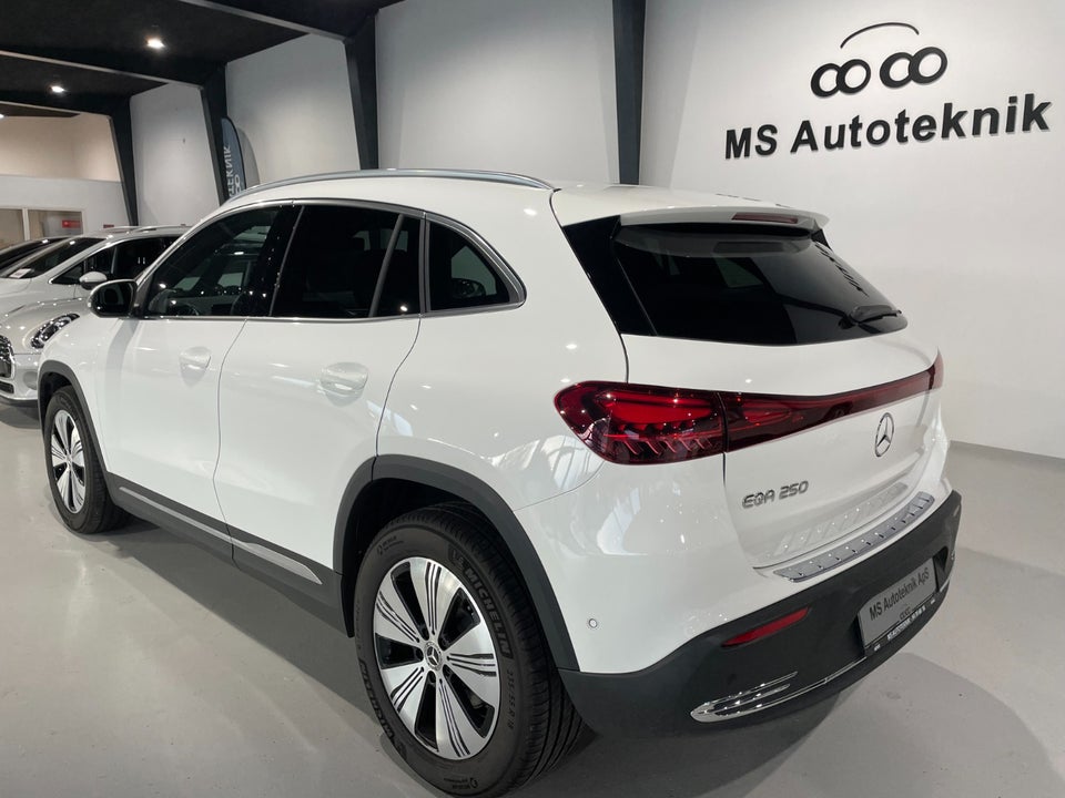 Mercedes EQA250 Progressive 5d