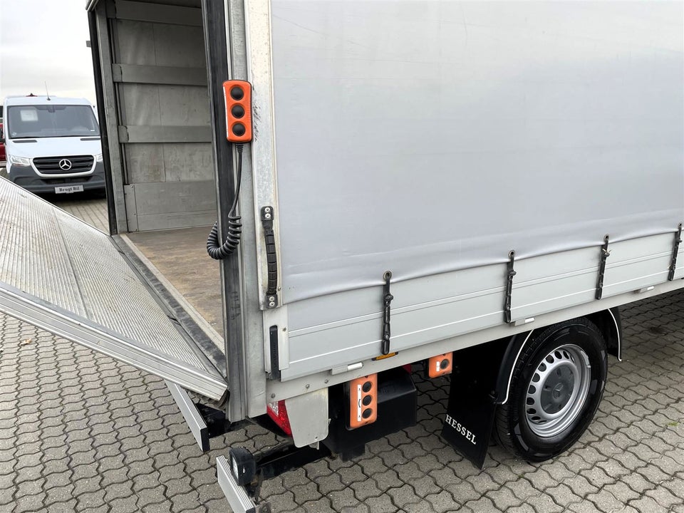 Mercedes Sprinter 319 3,0 CDi A3 Chassis aut. RWD 2d