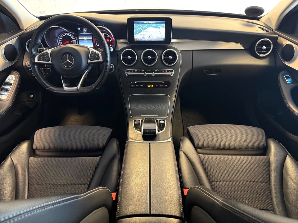 Mercedes C220 d 2,2 AMG Line stc. aut. 5d