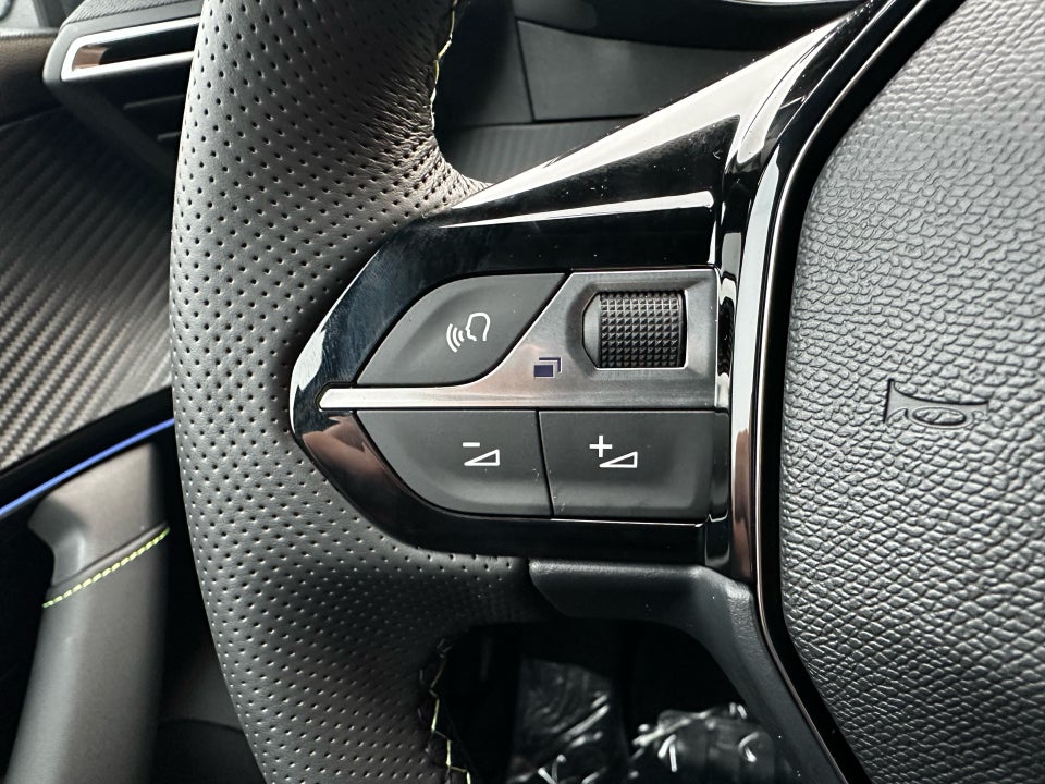 Peugeot e-2008 54 GT 5d