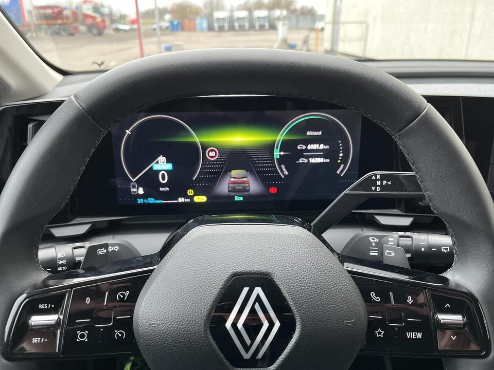 Renault Megane E-Tech 40 Equilibre 5d