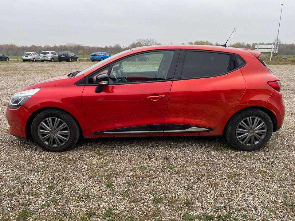 Renault Clio IV 0,9 TCe 90 Expression 5d