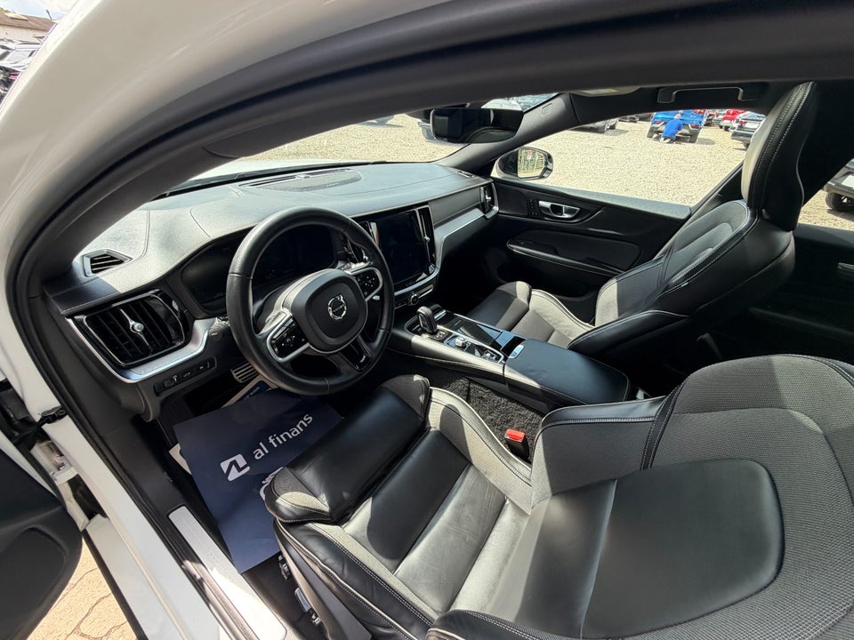 Volvo V60 2,0 T6 ReCharge R-Design aut. AWD 5d