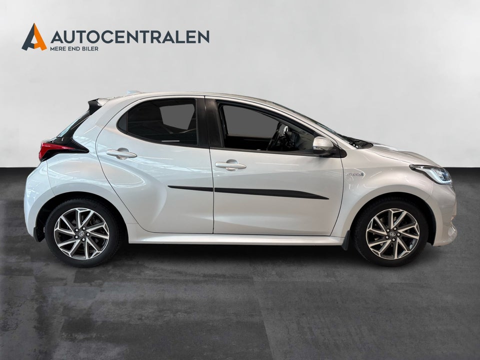 Toyota Yaris 1,5 Hybrid H1 e-CVT 5d