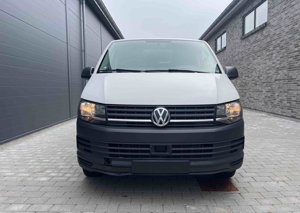 VW Transporter 2,0 TDi 150 Kassevogn DSG kort