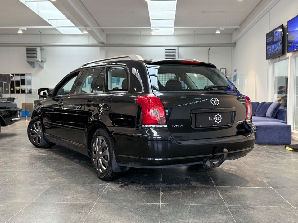 Toyota Avensis 2,0 Sol 4d