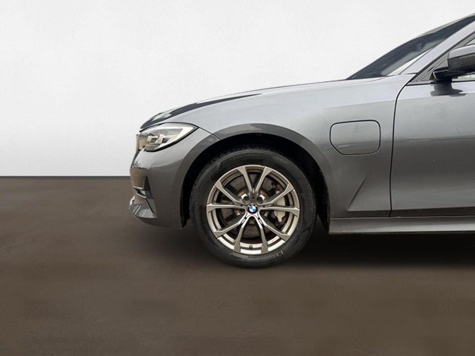 BMW 330e 2,0 Touring Sport Line aut. 5d
