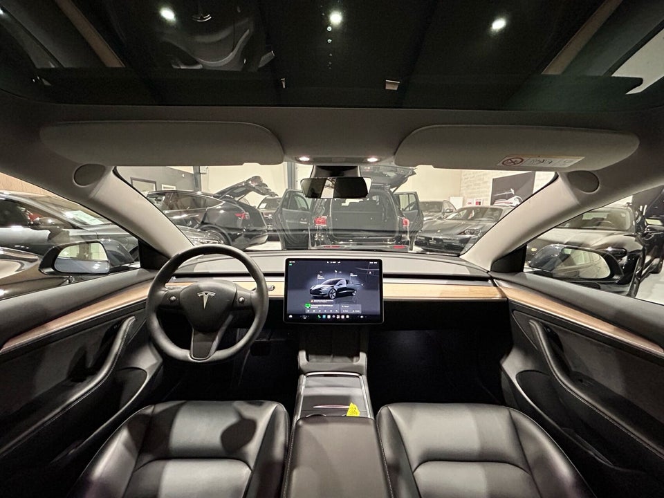 Tesla Model 3 Long Range AWD 4d