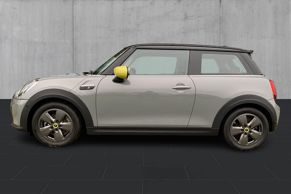 MINI Cooper SE Essential 3d