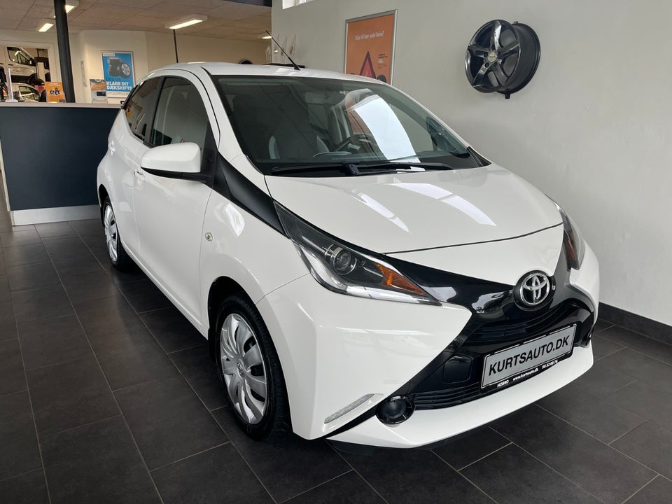 Toyota Aygo 1,0 VVT-i x-play x-touch 5d
