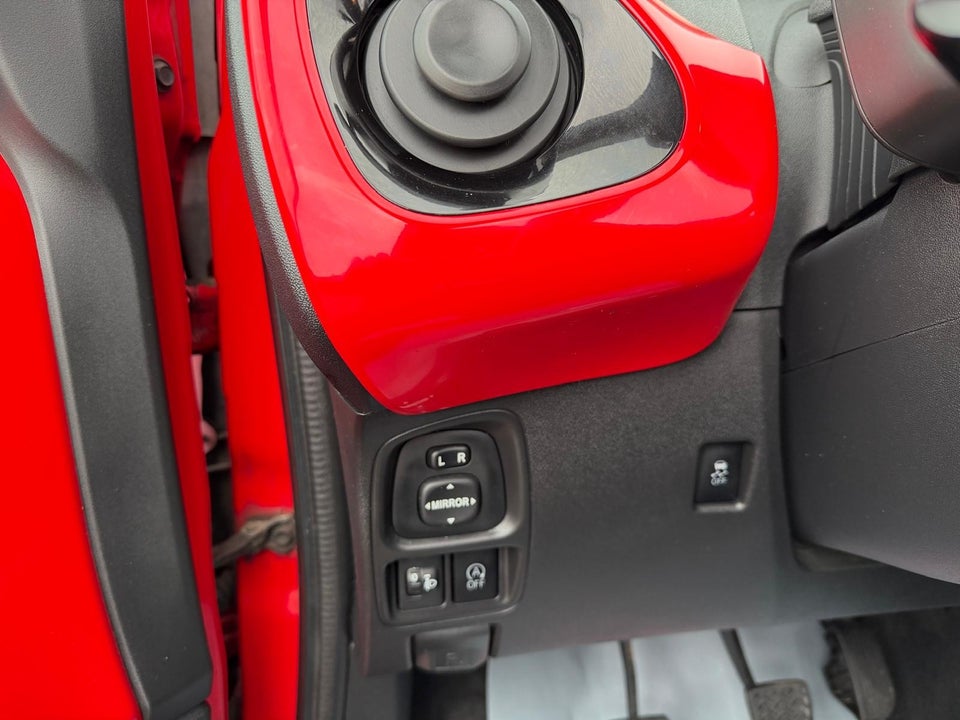 Toyota Aygo 1,0 VVT-i x-wave Sky 5d