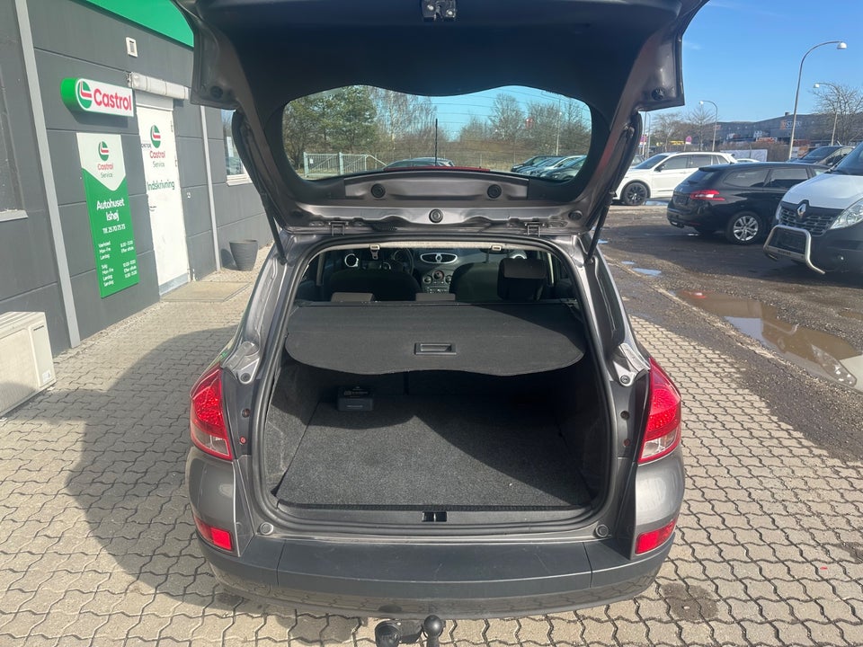 Renault Clio III 1,2 16V Authentique Sport Tourer 5d