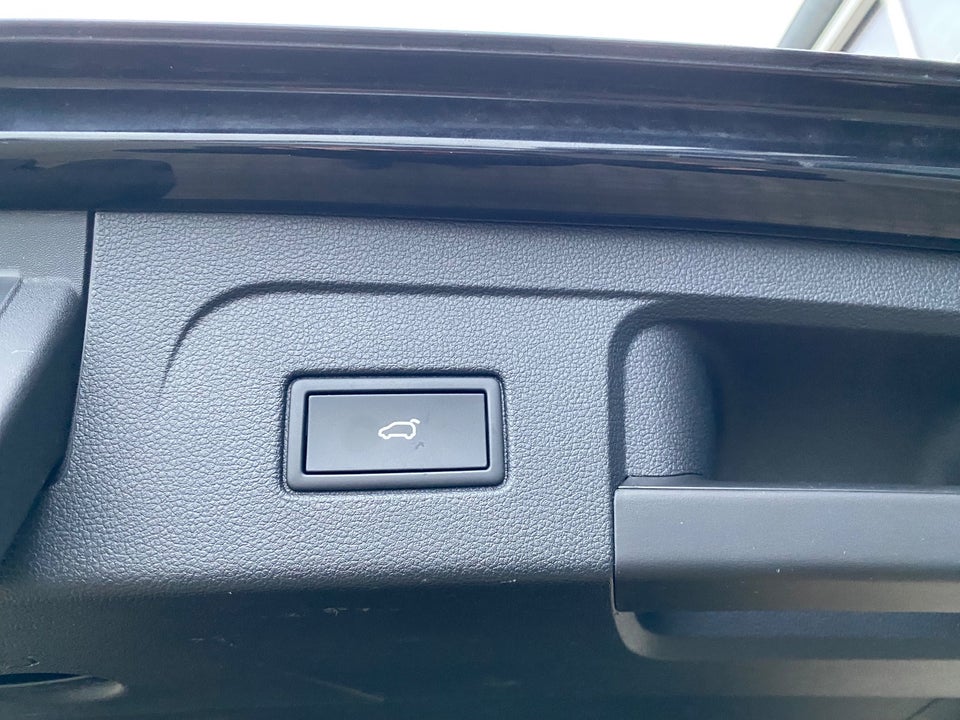 VW Touran 2,0 TDi 150 Highline+ DSG Van 5d