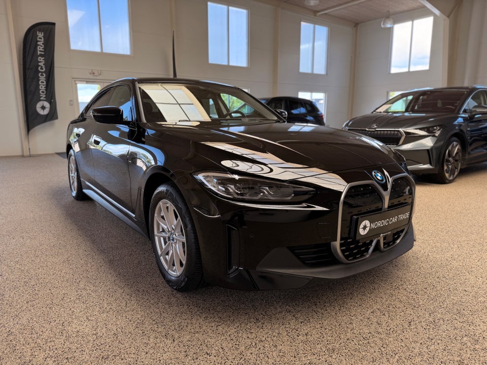 BMW i4 eDrive35 Charged 5d