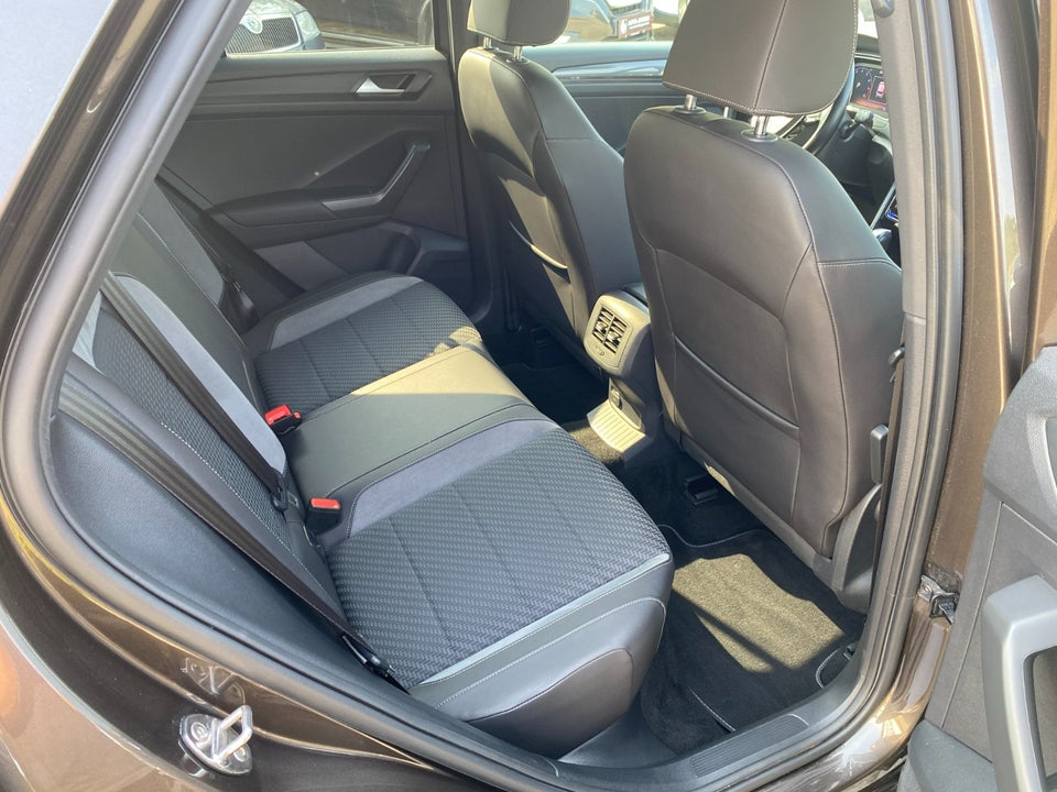 VW T-Roc 1,5 TSi 150 R-line DSG 5d