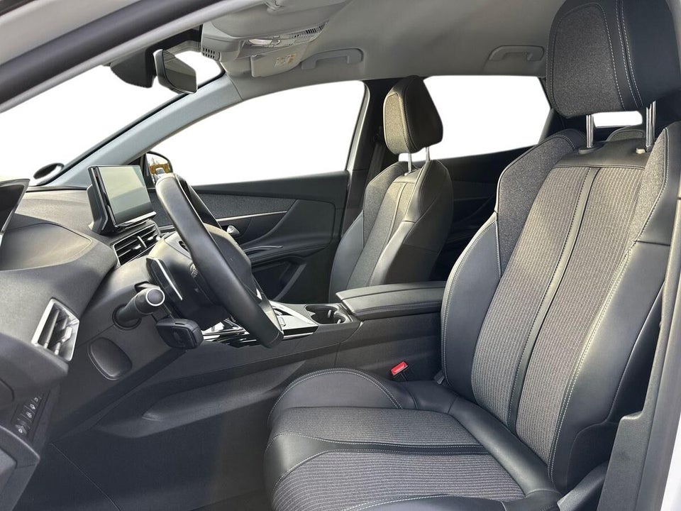 Peugeot 3008 1,6 Hybrid Selection Sport EAT8 5d