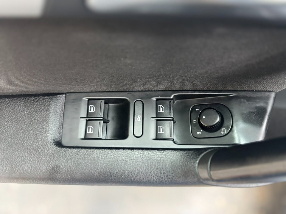 VW Passat 1,6 TDi 105 Comfortline BMT 4d