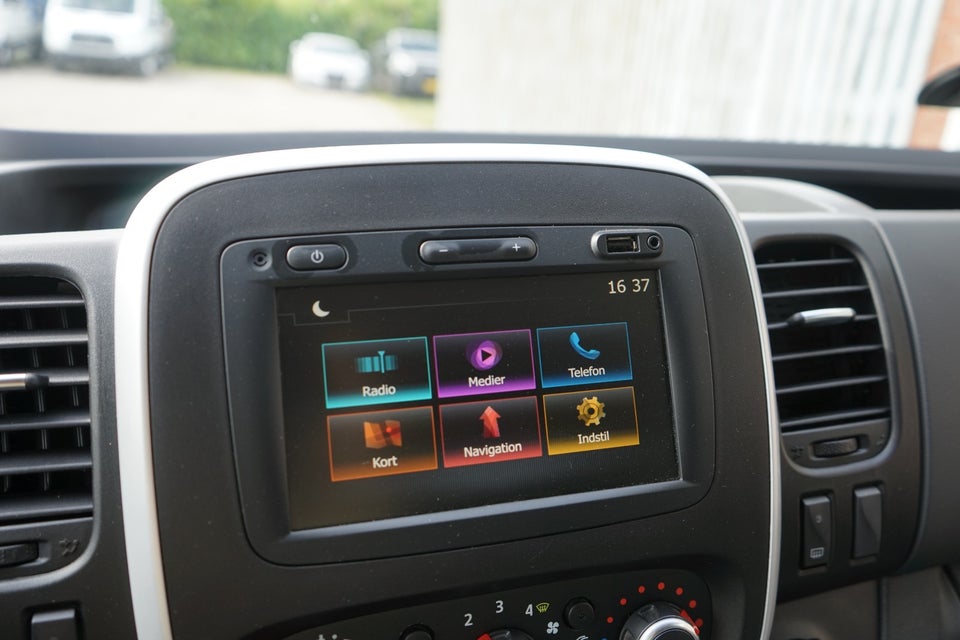 Renault Trafic T29 2,0 dCi 145 L2H2