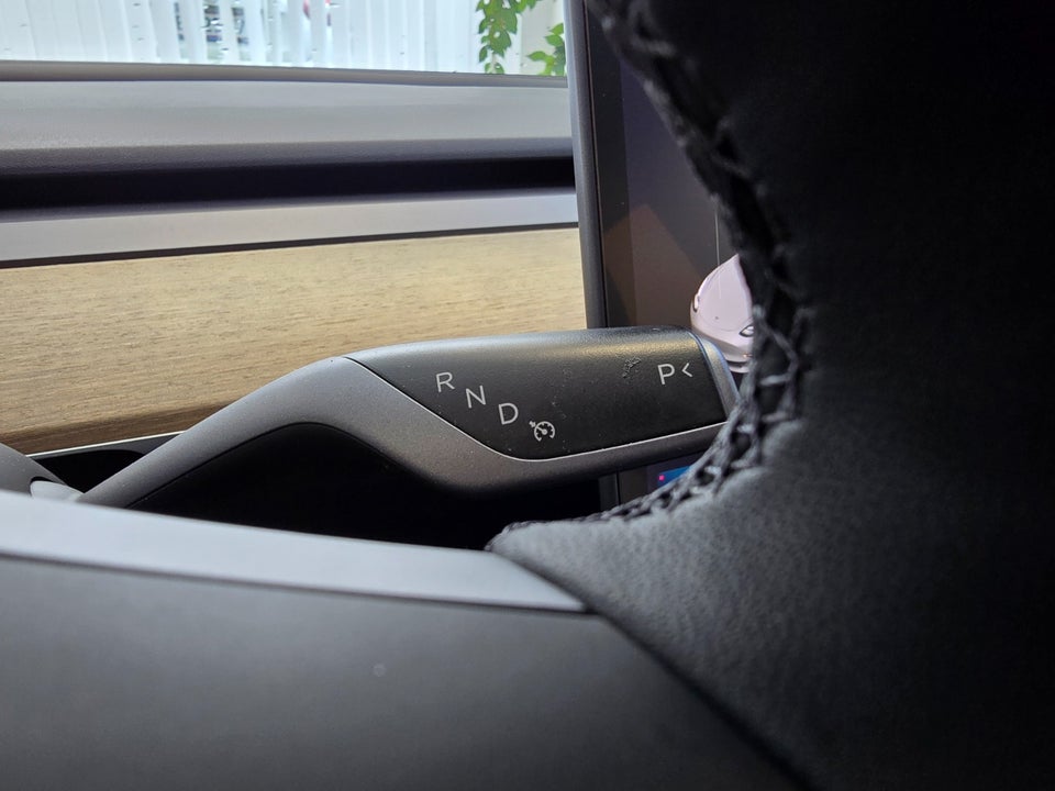 Tesla Model 3 Standard Range+ RWD 4d