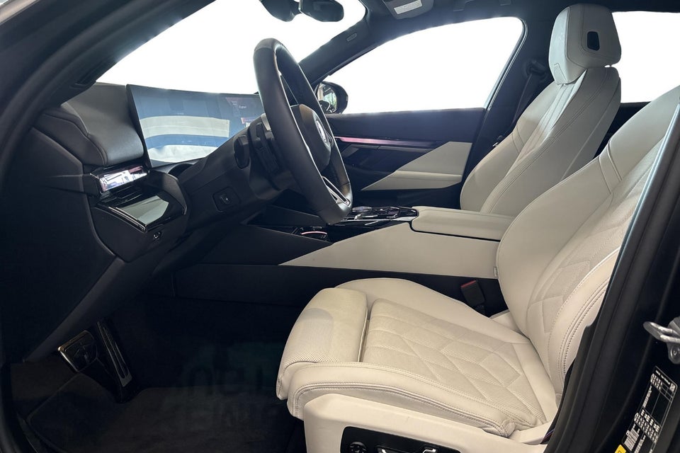 BMW i5 eDrive40 Fully Charged M-Sport 4d