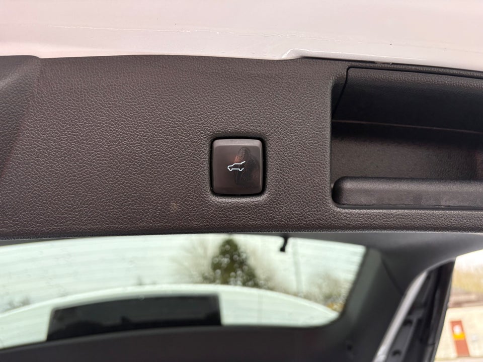 Ford Kuga 2,5 HEV Titanium X CVT 5d