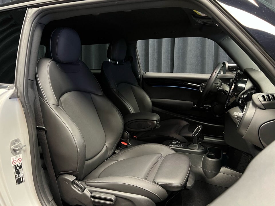 MINI Cooper SE Classic Trim 3d