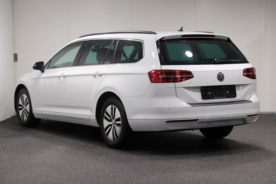 VW Passat 2,0 TDi 150 Comfortline Variant DSG Van 5d