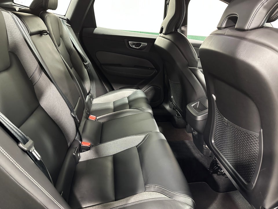 Volvo XC60 2,0 B4 197 R-Design aut. 5d
