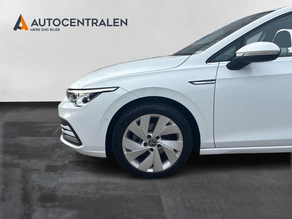 VW Golf VIII 1,5 eTSi 150 Life DSG 5d